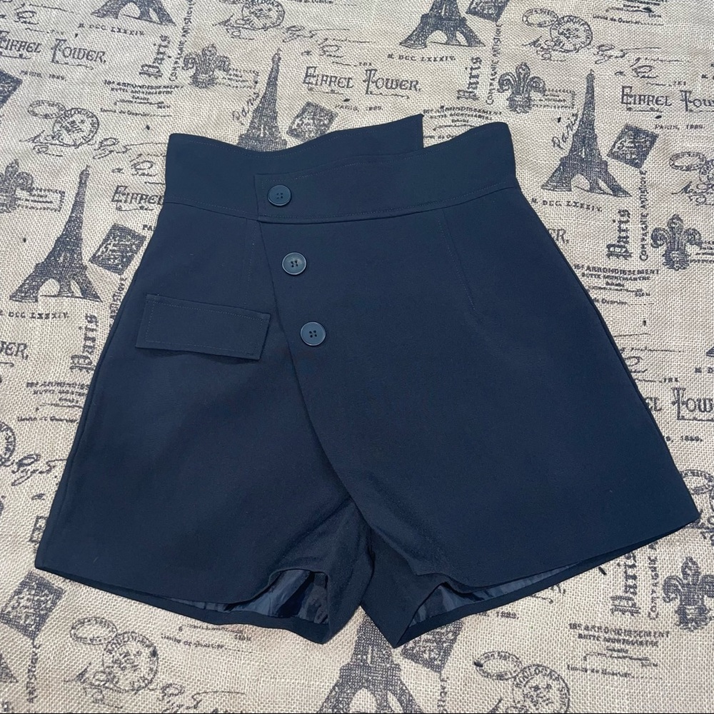 Yo Yo Black High Rise Front Bottoms Wrap Short Size M Excellent Condition